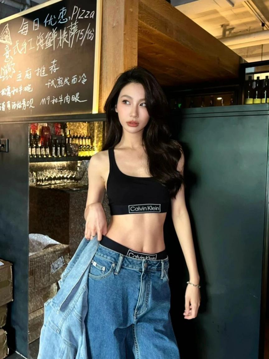 纤腰美腿，太有气质了