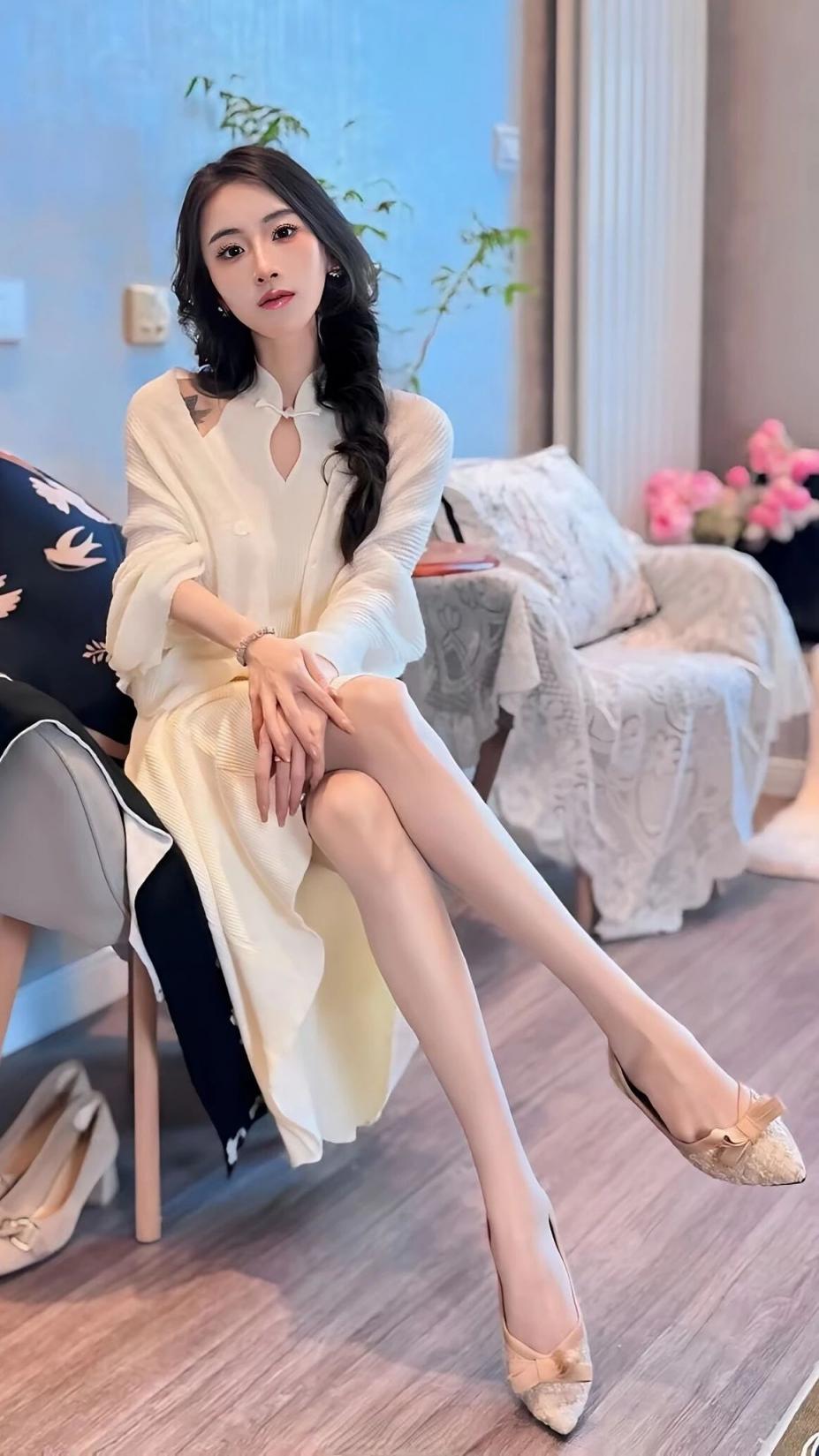 纤腰美腿，太有气质了