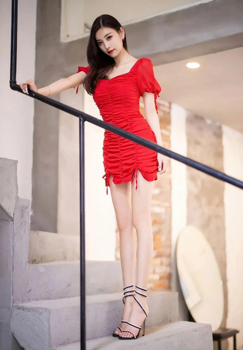 纤腰美腿，太有气质了