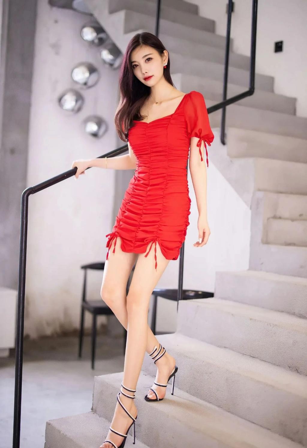 纤腰美腿，太有气质了