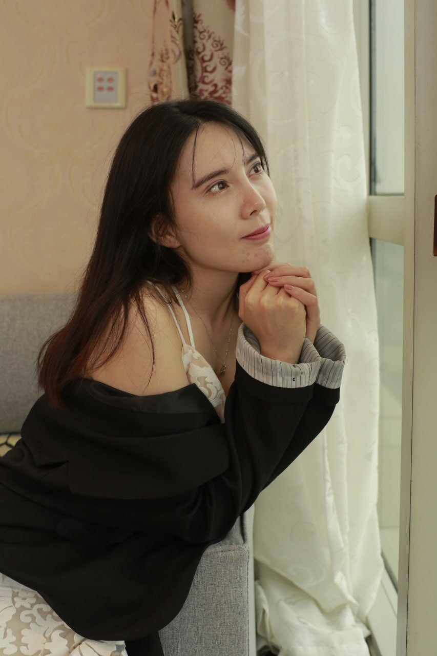 模特彩熙 人家是御姐 这个我看是欲姐