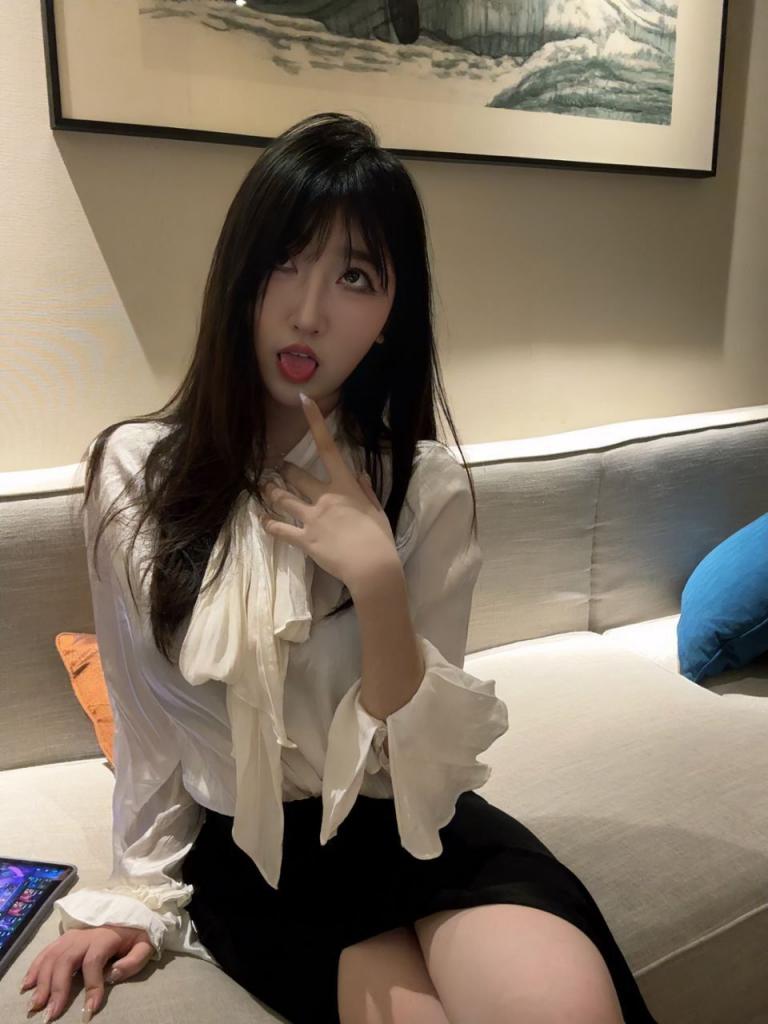 让人欲望暴涨的反差小婊子合集