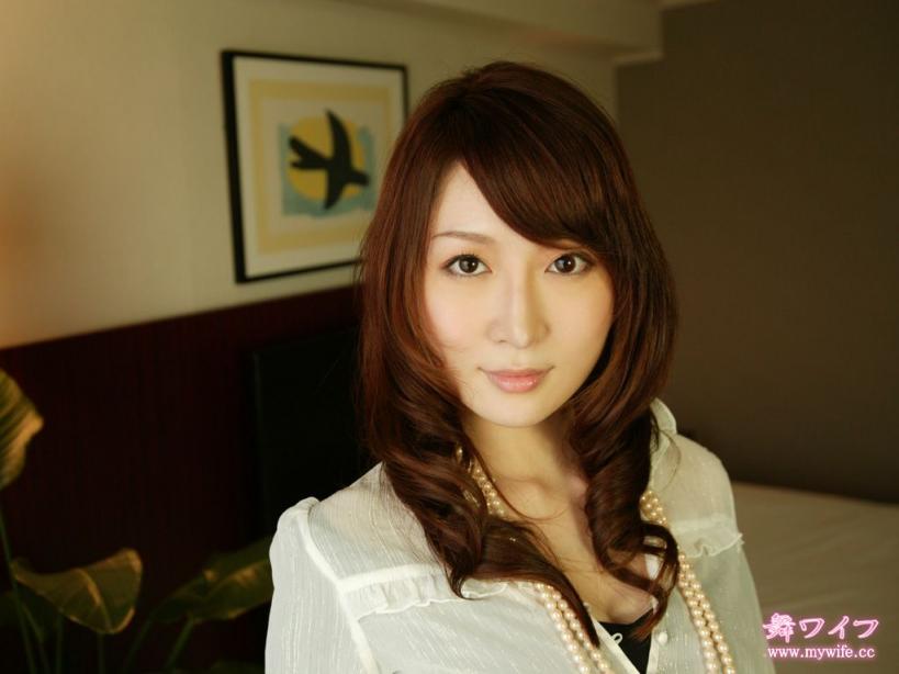 雨宮 栞 Shiori Amemiya 香坂めぐ