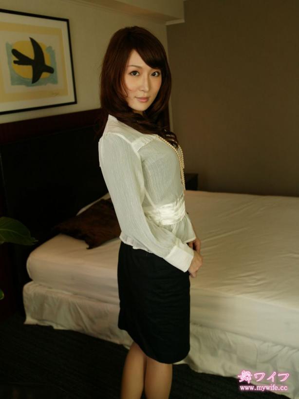 雨宮 栞 Shiori Amemiya 香坂めぐ