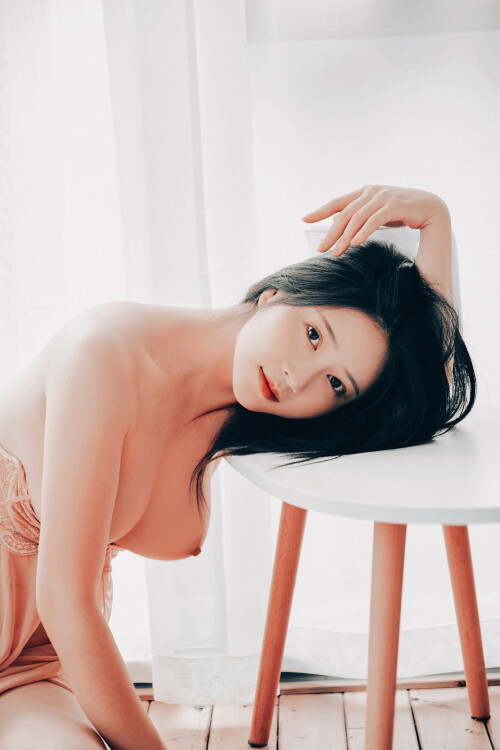 这奶子看上去挺拔的不错