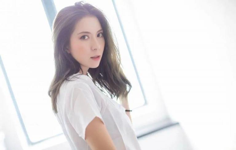 曼妙身姿长腿魅惑写真