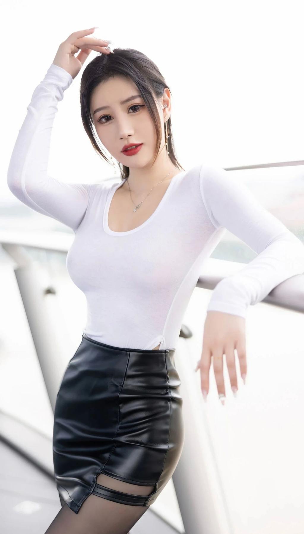 漂亮的小姐姐[60P]