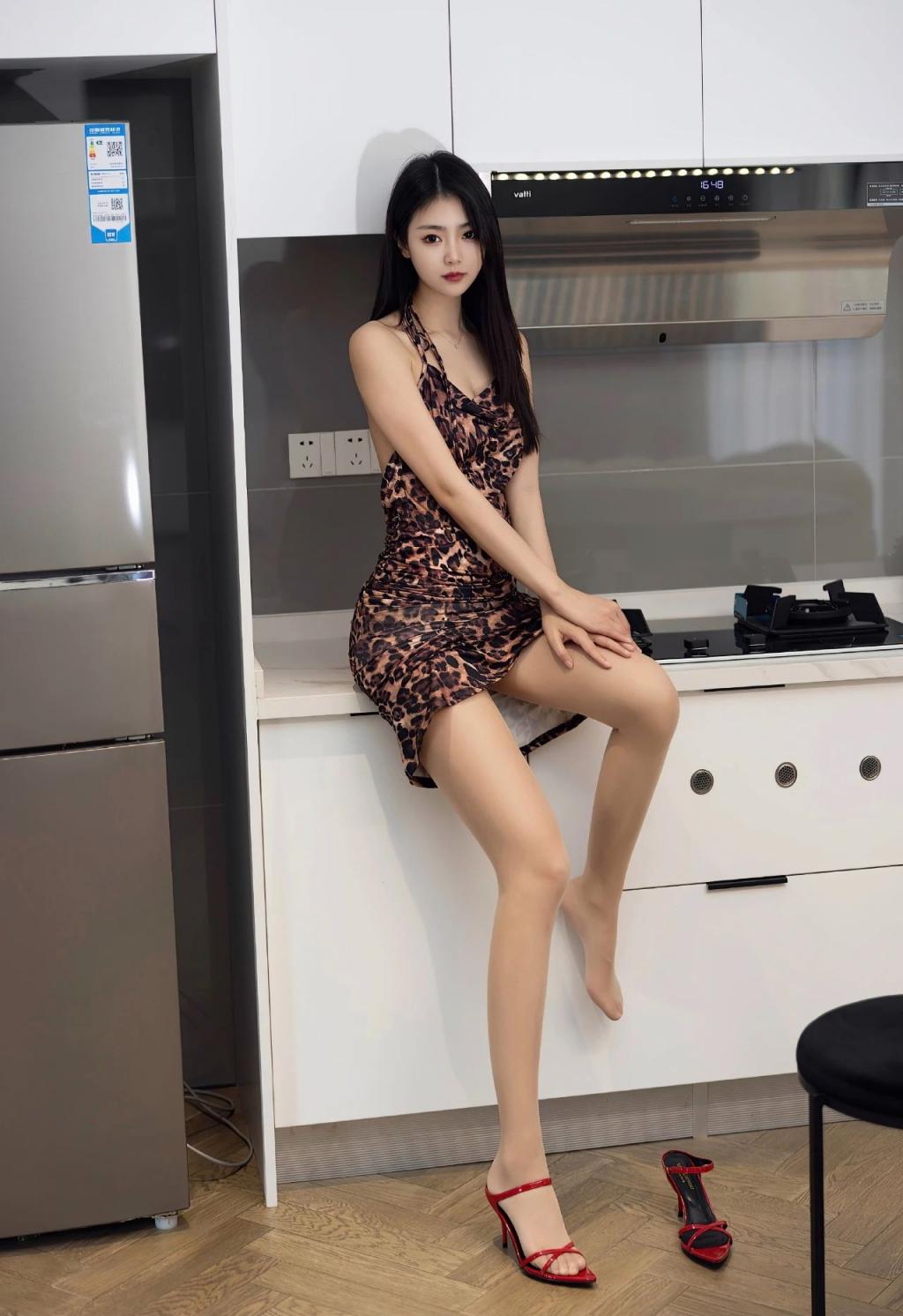 纤细长腿的时尚魅力