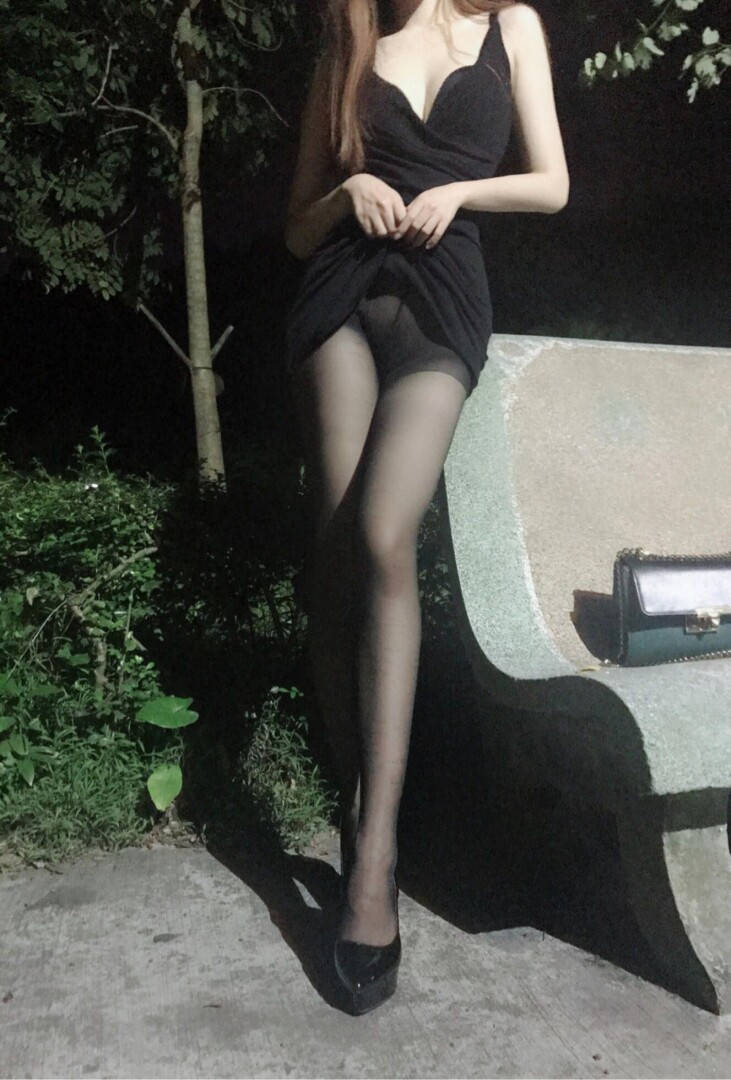 诱人的极品黑丝小姐姐