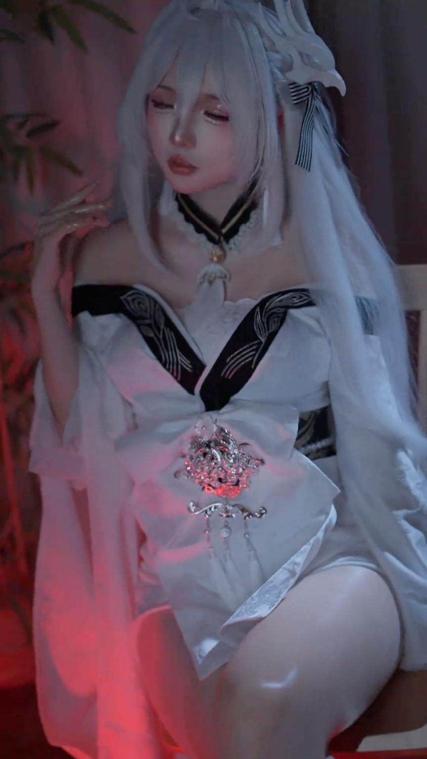 COS美少女  报突军  [25P]