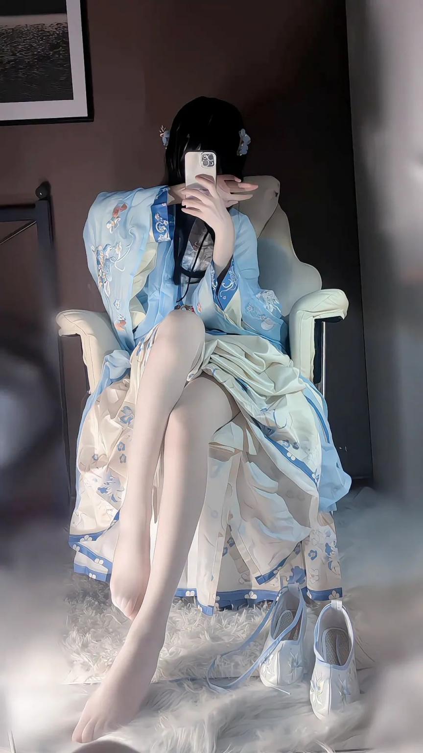 不露脸COS美少女