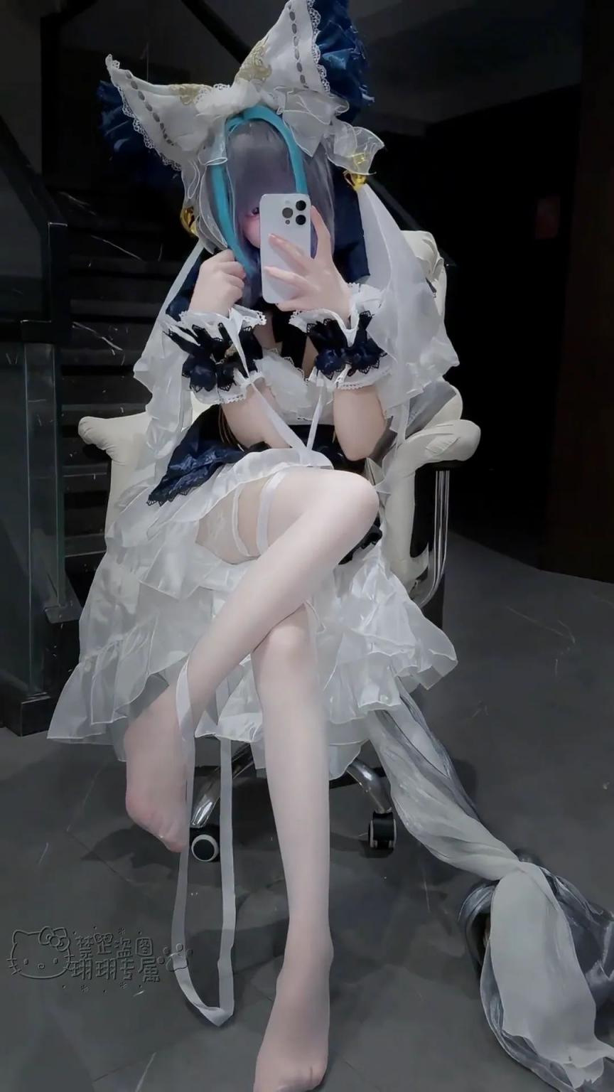 不露脸COS美少女