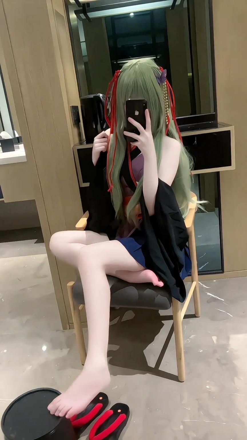 不露脸COS美少女