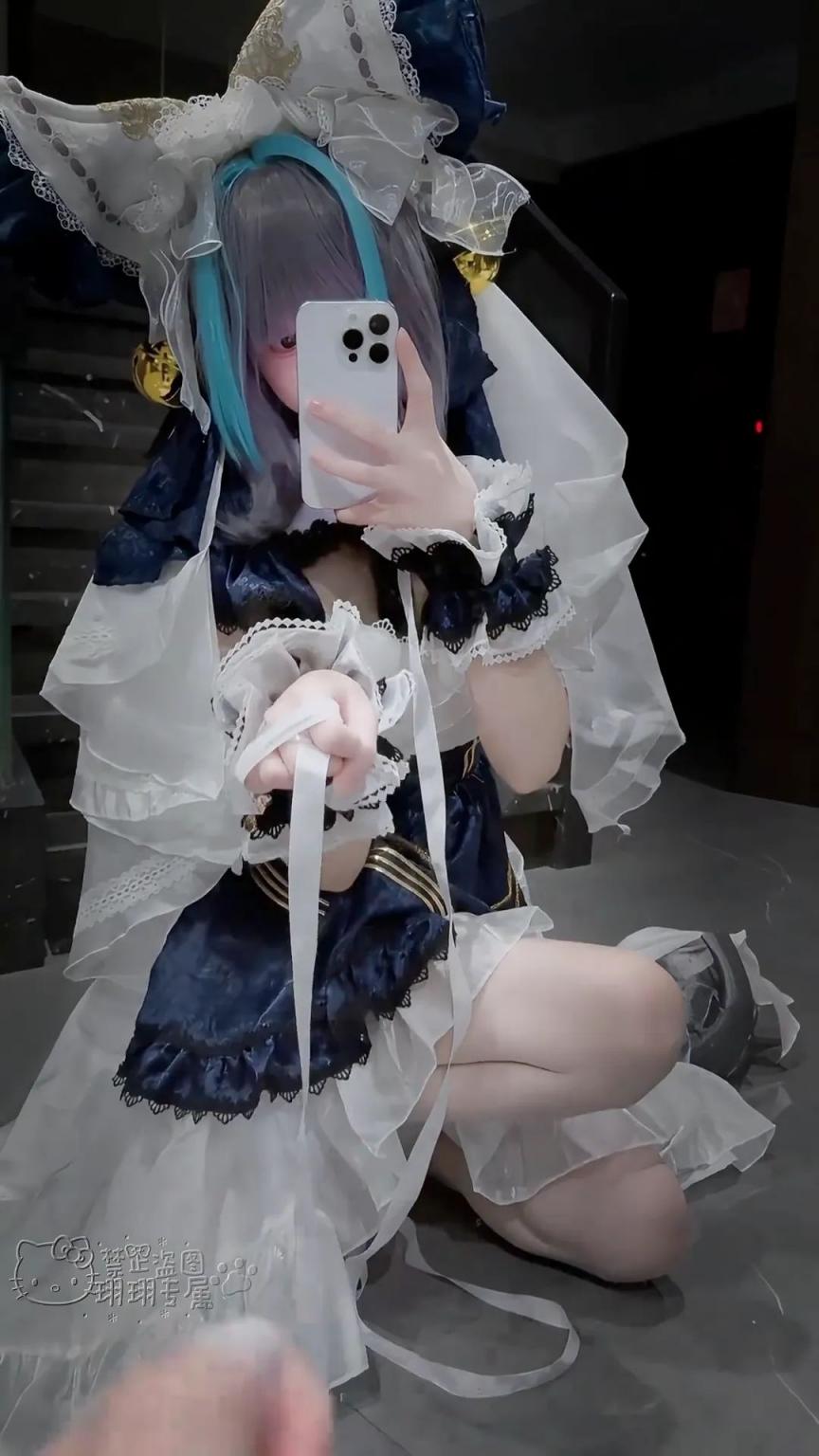 不露脸COS美少女