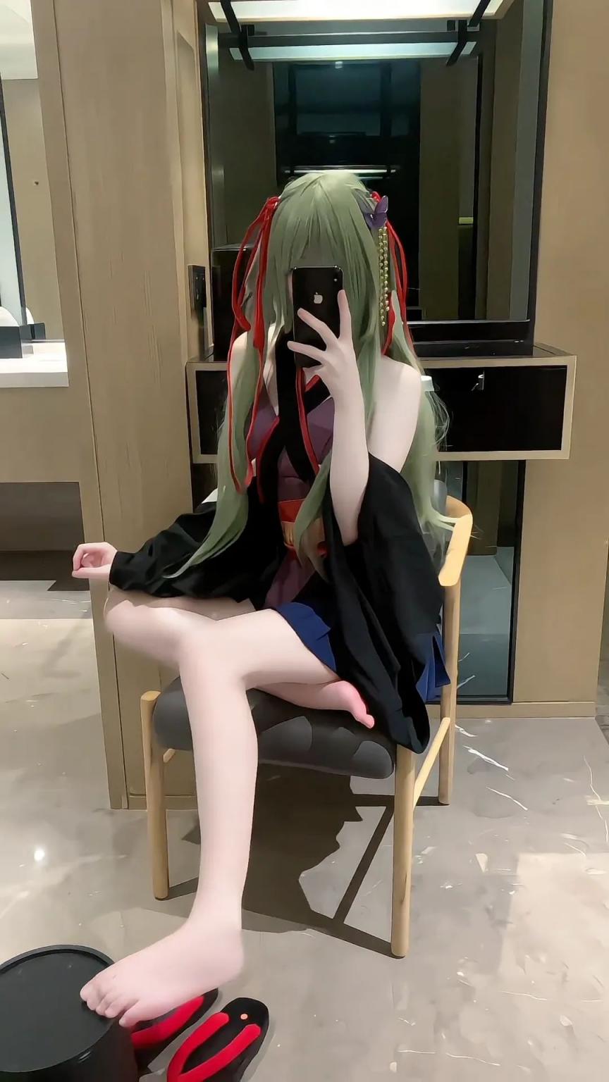 不露脸COS美少女