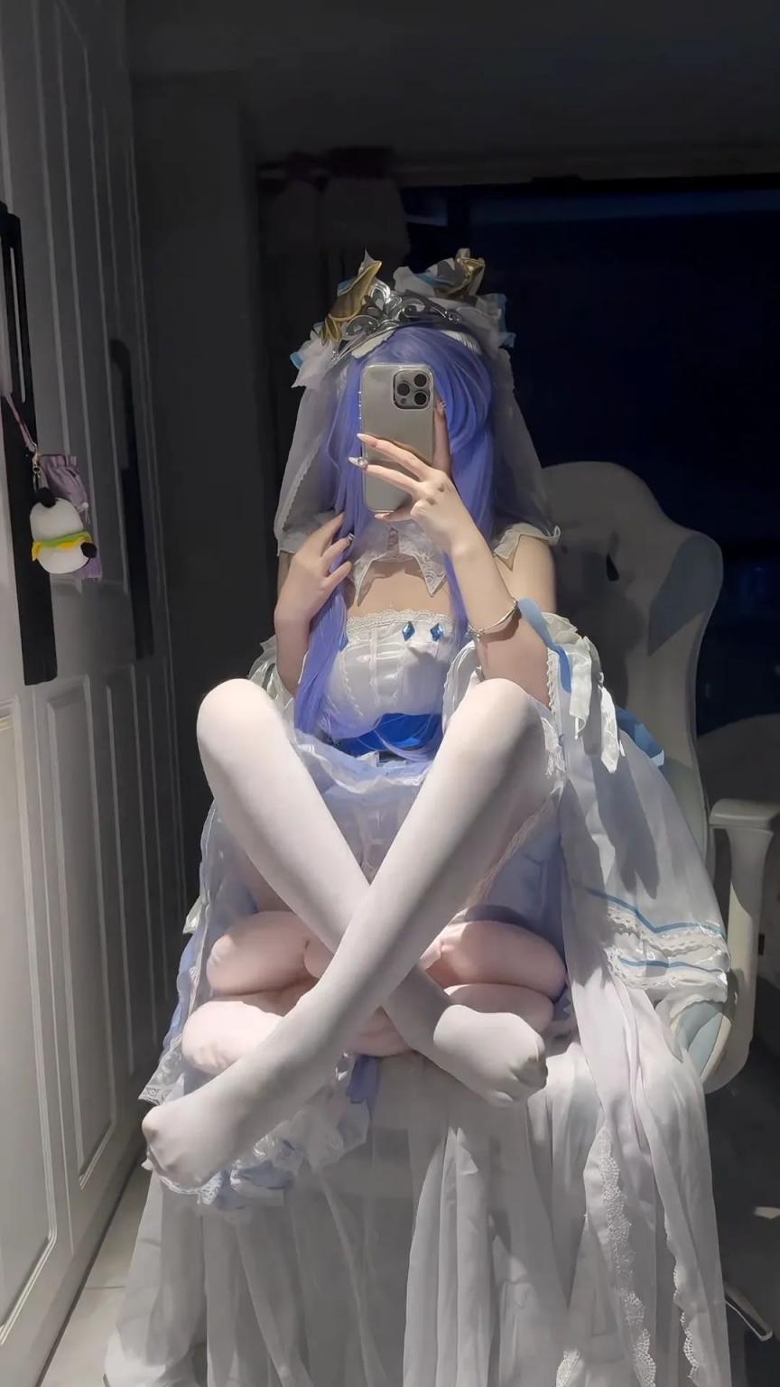 不露脸COS美少女