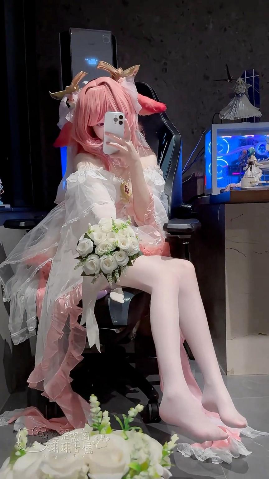 不露脸COS美少女