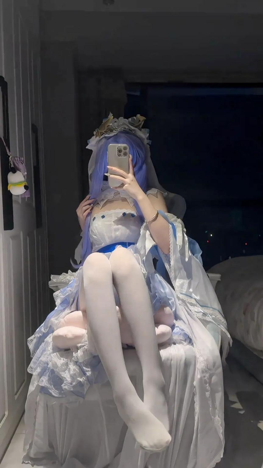 不露脸COS美少女