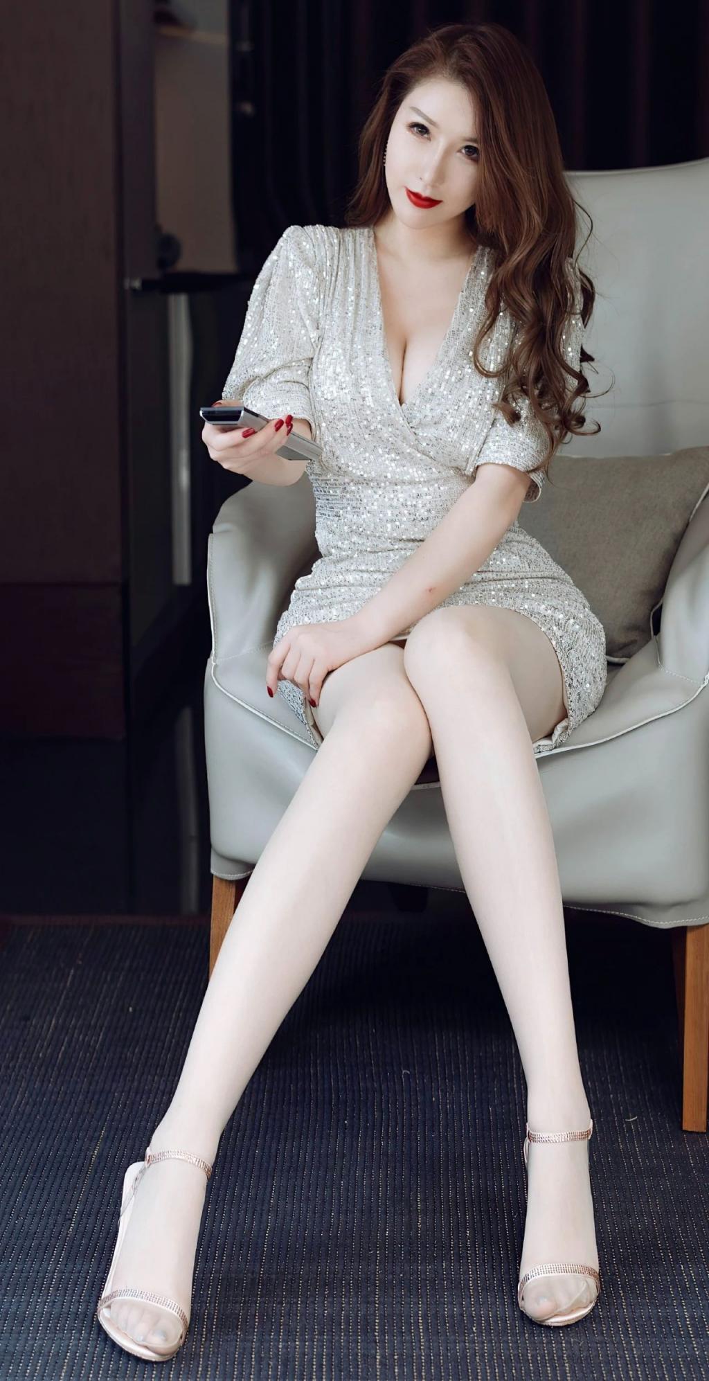 肤白貌美曲线婀娜大长腿