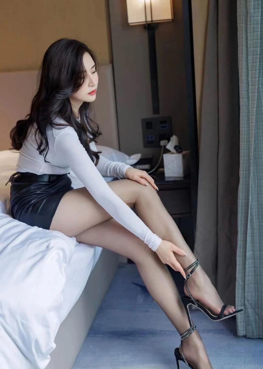 肤白貌美曲线婀娜大长腿