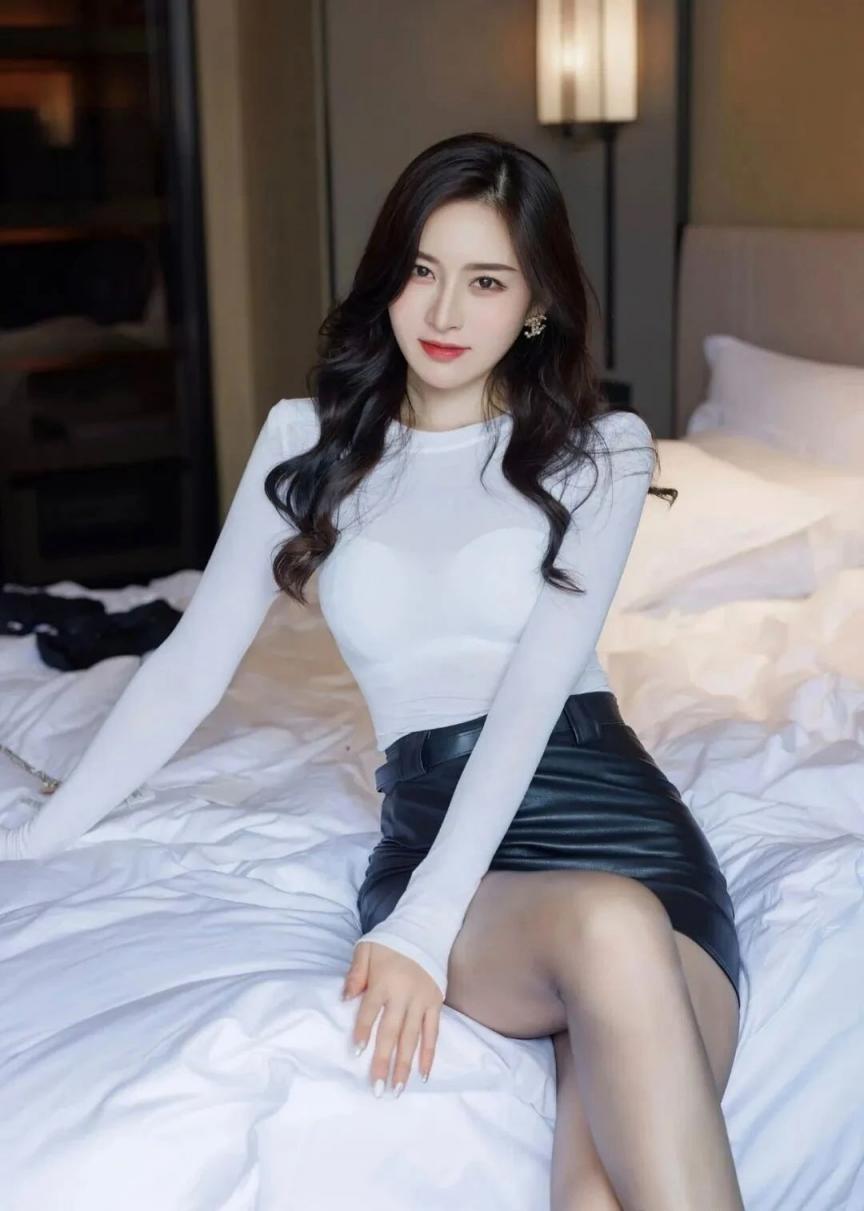 肤白貌美曲线婀娜大长腿