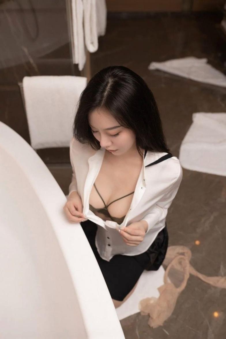 客房经理职业装诱惑