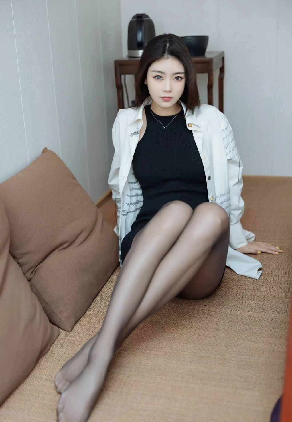 满屏黑丝大长腿漂亮