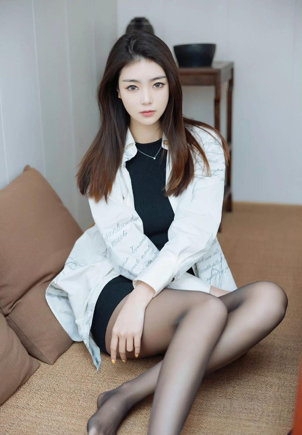 满屏黑丝大长腿漂亮