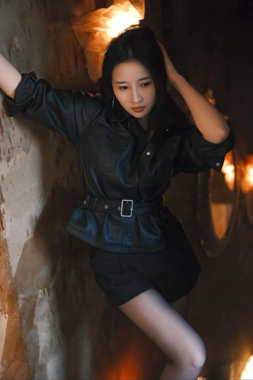 漂亮小姐姐[29P]