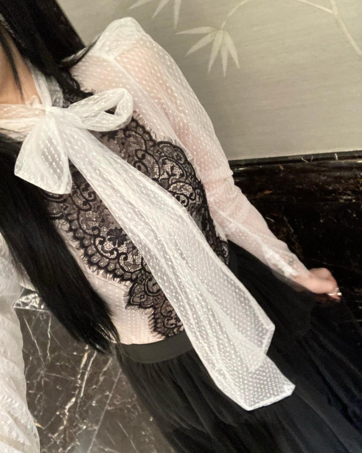 性感少妇拜年春意盎然