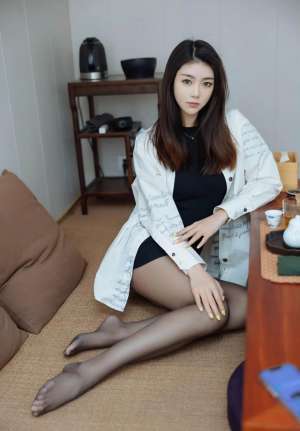 满屏黑丝大长腿漂亮