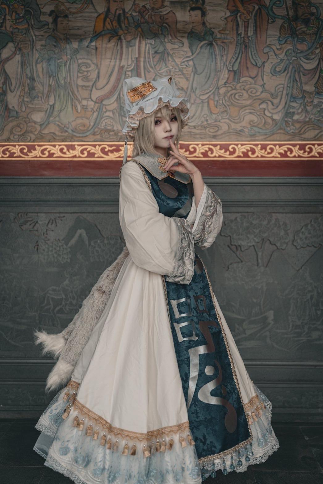 COS美少女  坚路米色