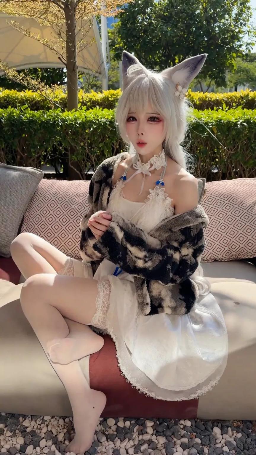 COS美少女  坚路米色