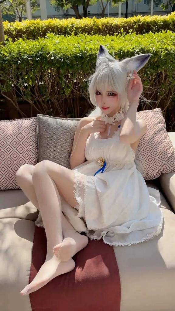 COS美少女  坚路米色