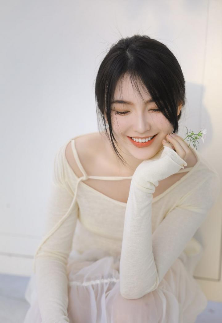 白衣，白裙，白袜，白色的天使