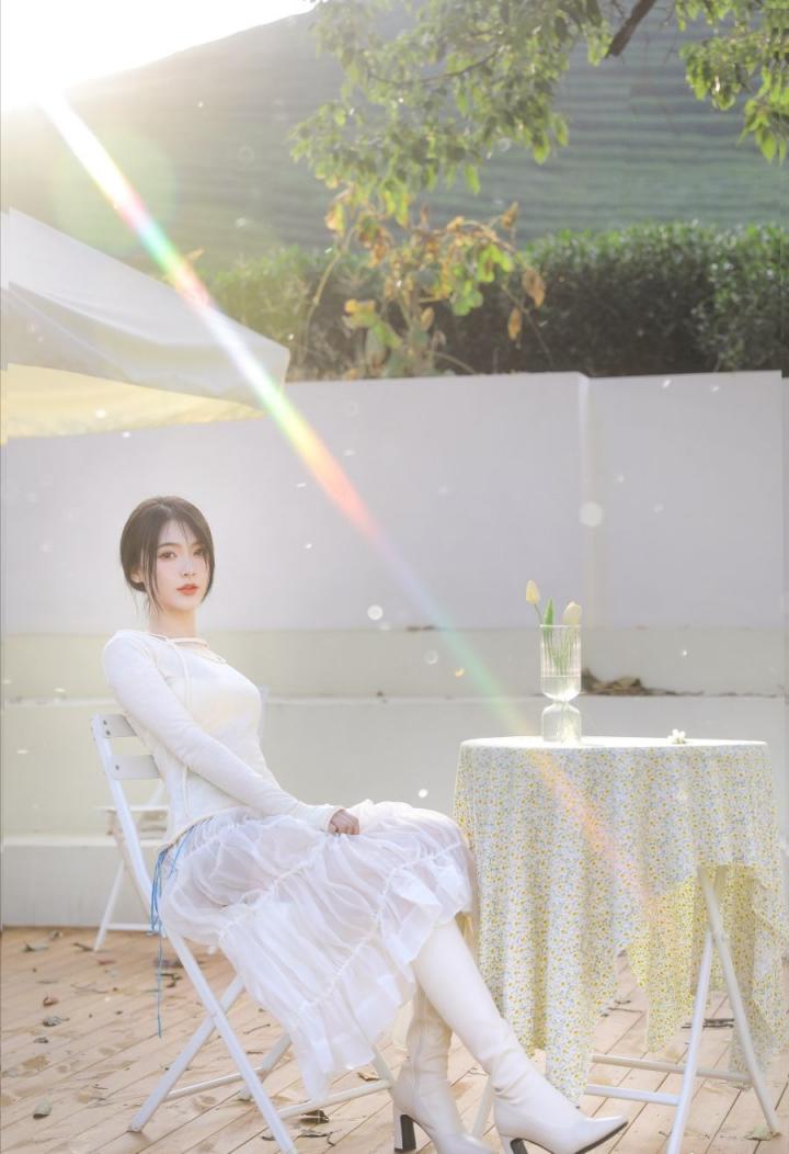 白衣，白裙，白袜，白色的天使