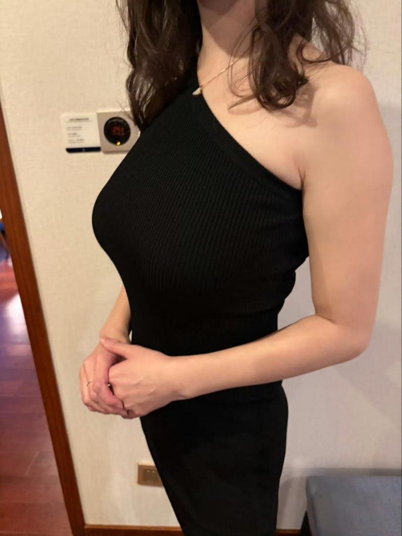 都是美丽动人的少妇