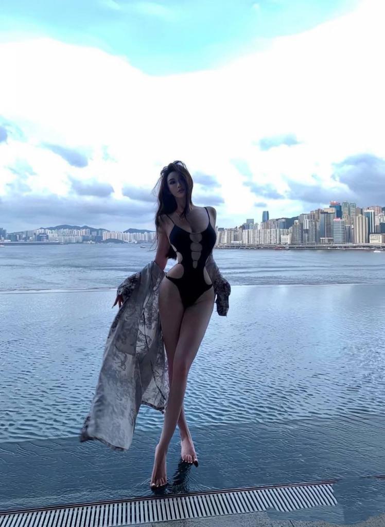 都是美丽动人的少妇