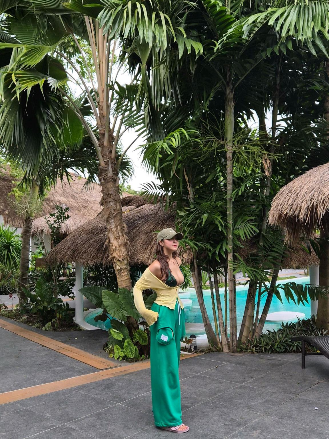 开工第一天，看美女，假装继续在度假