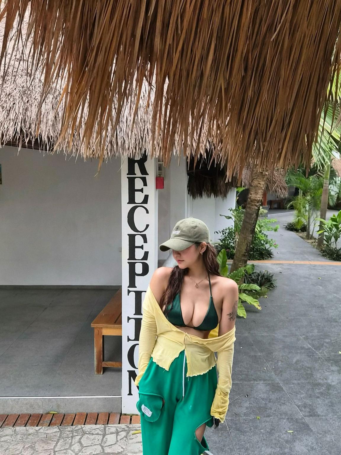 开工第一天，看美女，假装继续在度假