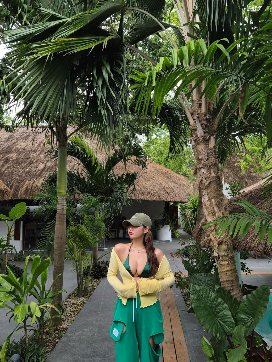 开工第一天，看美女，假装继续在度假