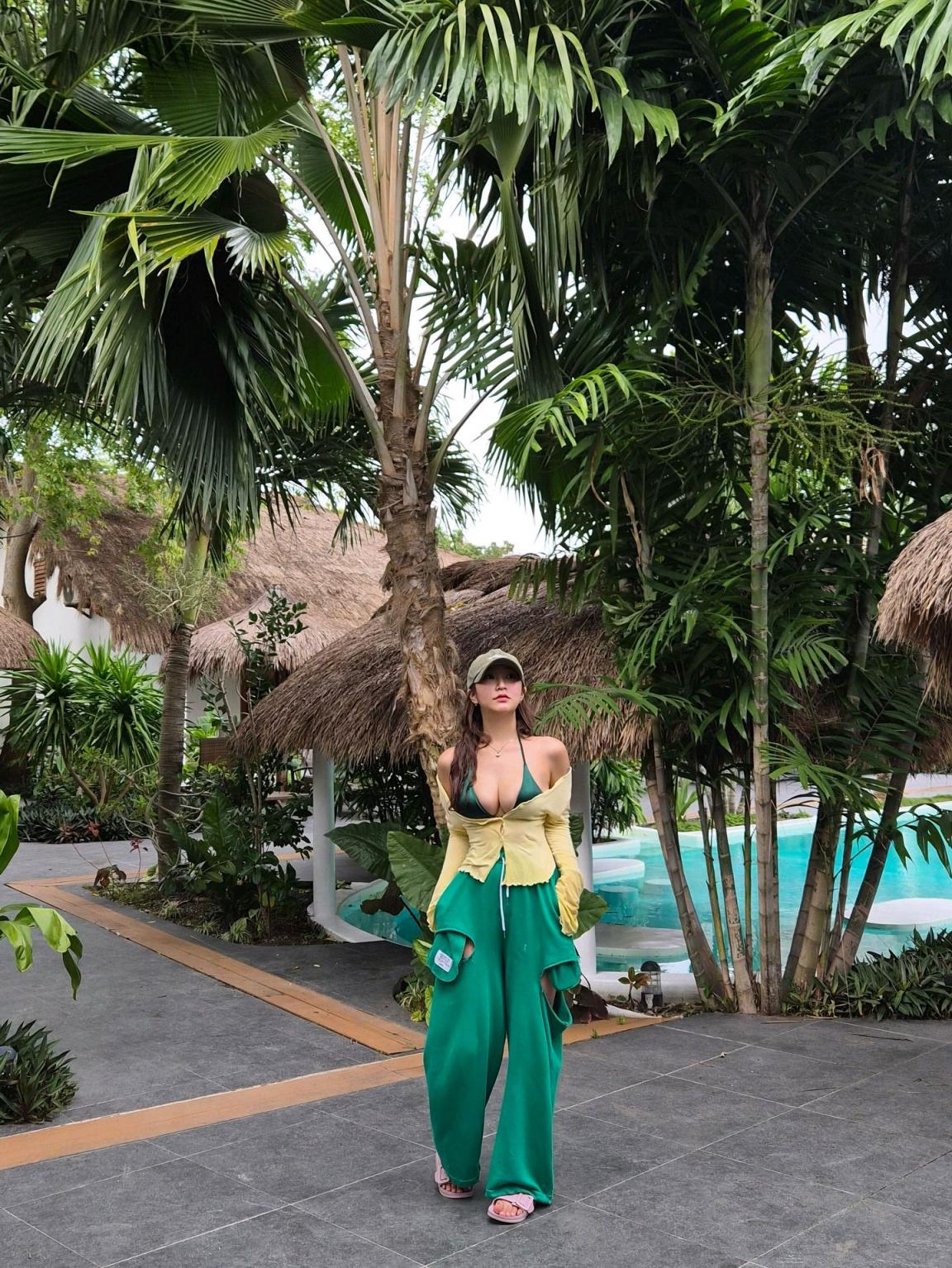 开工第一天，看美女，假装继续在度假