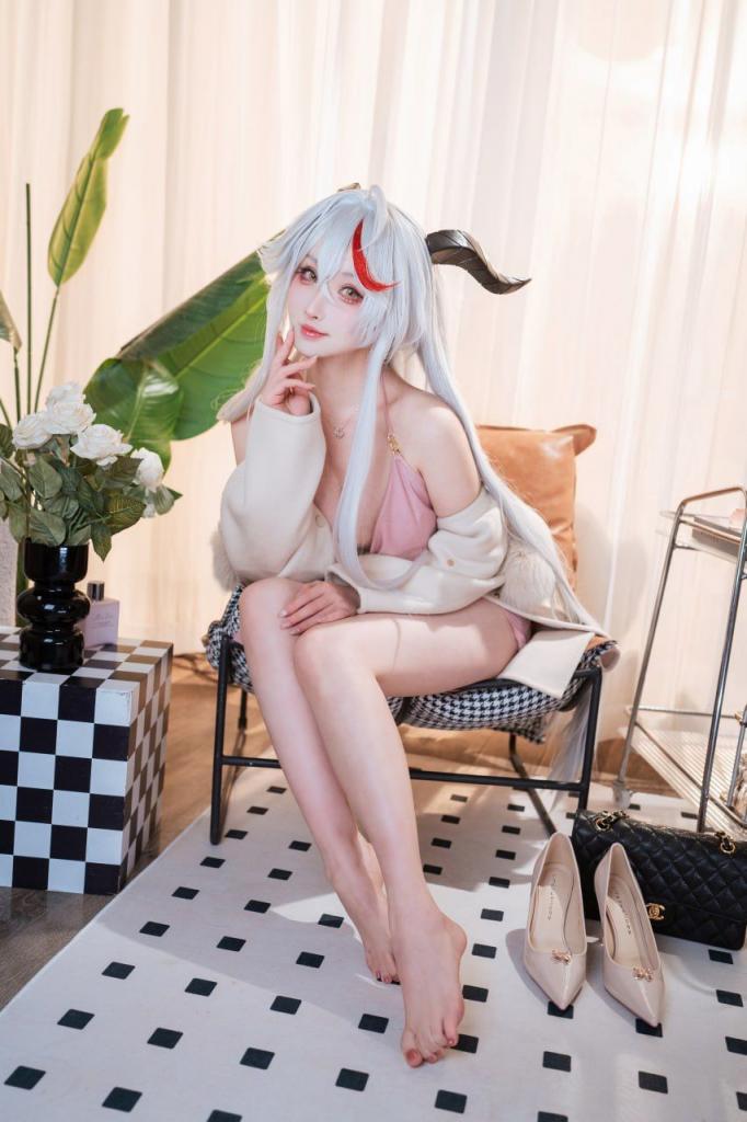 可愛大奶妹子 胸型也太正