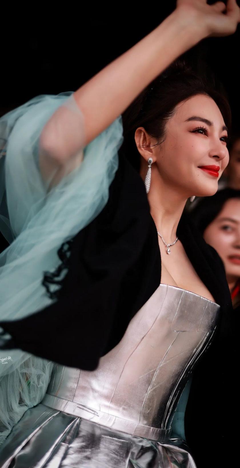 美丽动人的少妇[30P]