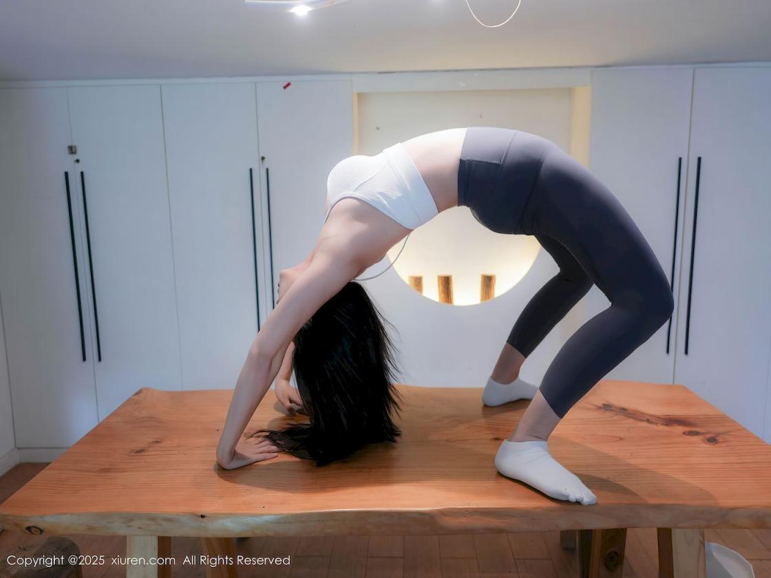 瑜伽裤女神姐姐