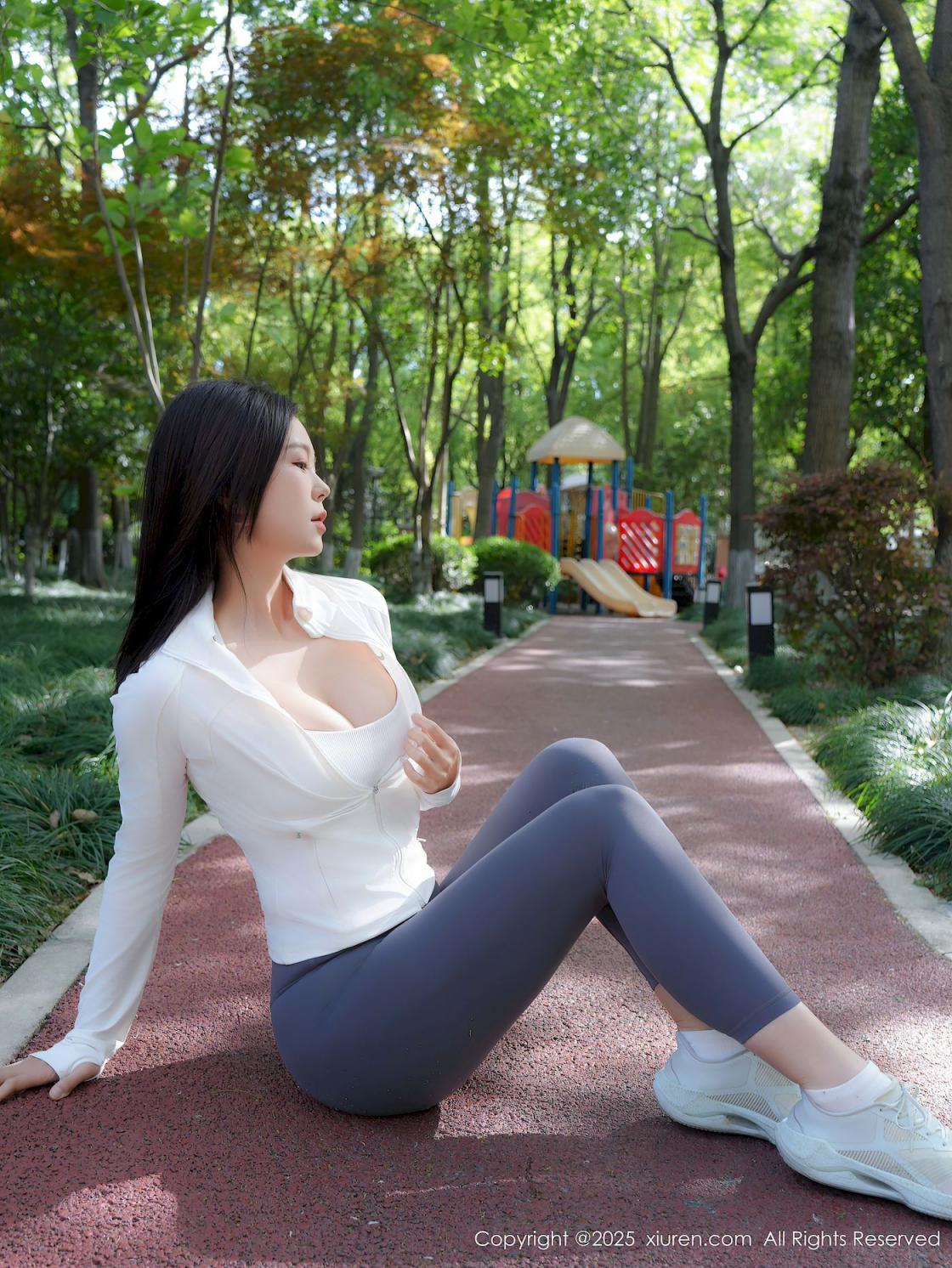 瑜伽裤女神姐姐