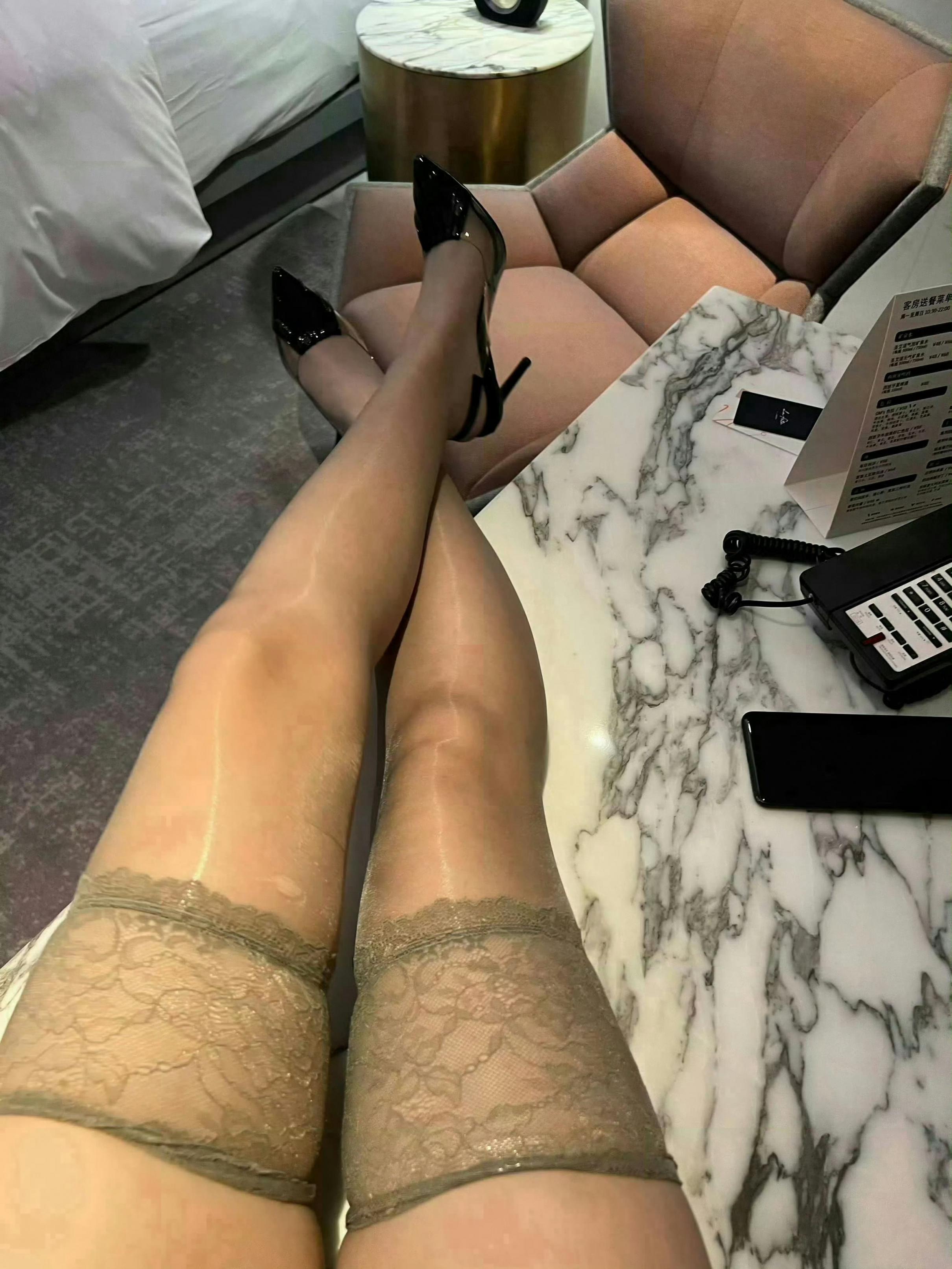 皮裤、丝腿、细高跟儿