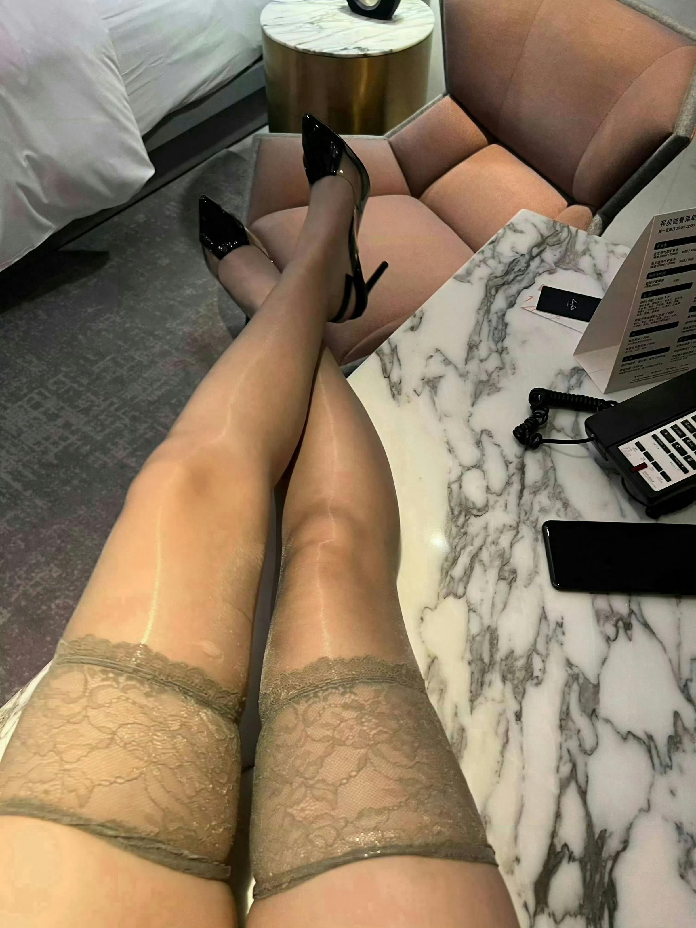 皮裤、丝腿、细高跟儿