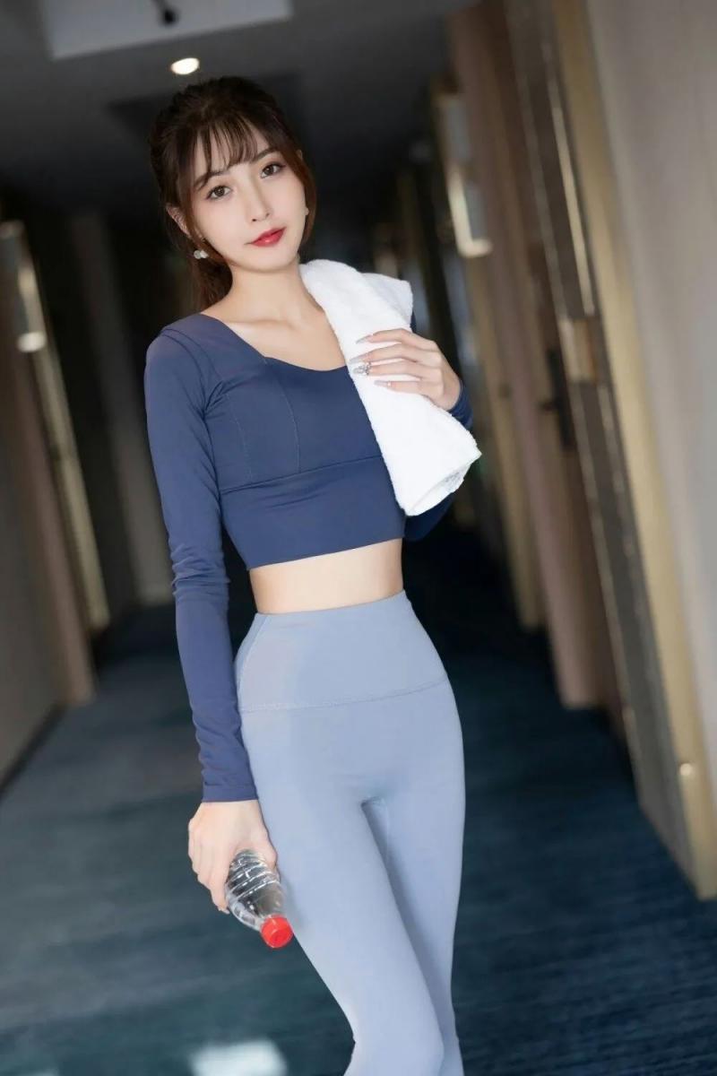 翘臀瑜伽裤美女