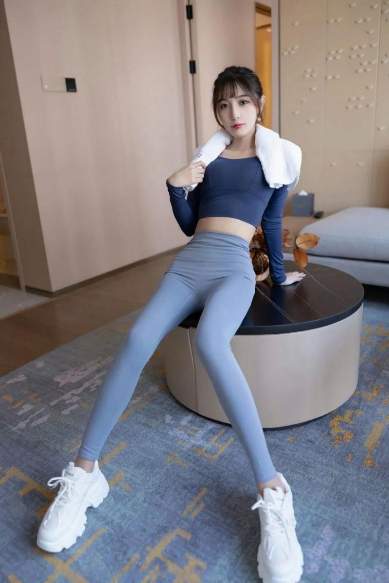 翘臀瑜伽裤美女